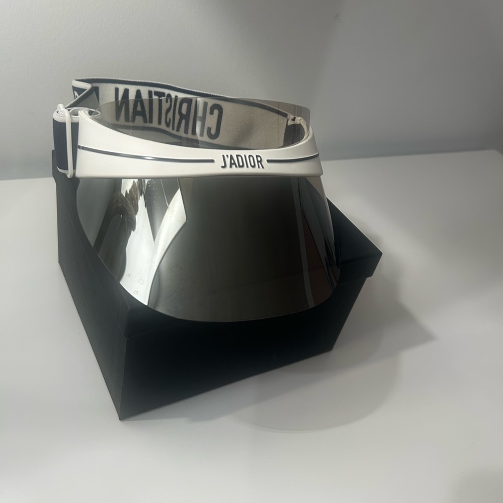 DIOR NAVY/WHITE MIRRORED VISOR - Excellent used condition comes with the box
